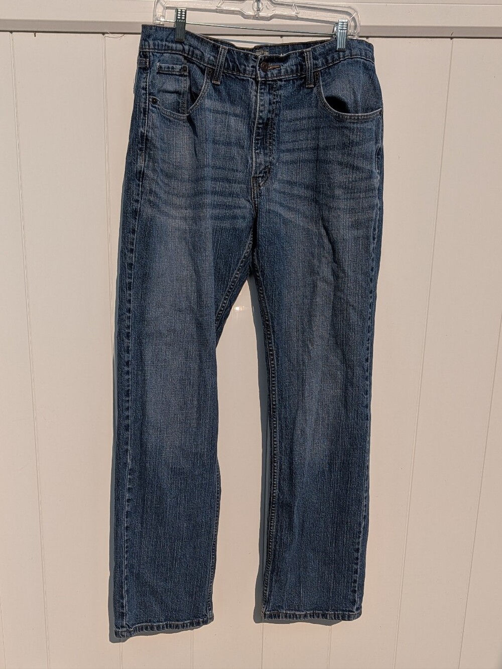 Men's Levi's Strauss Signature Gold Jeans 38W x 34L Distressed Straight Leg